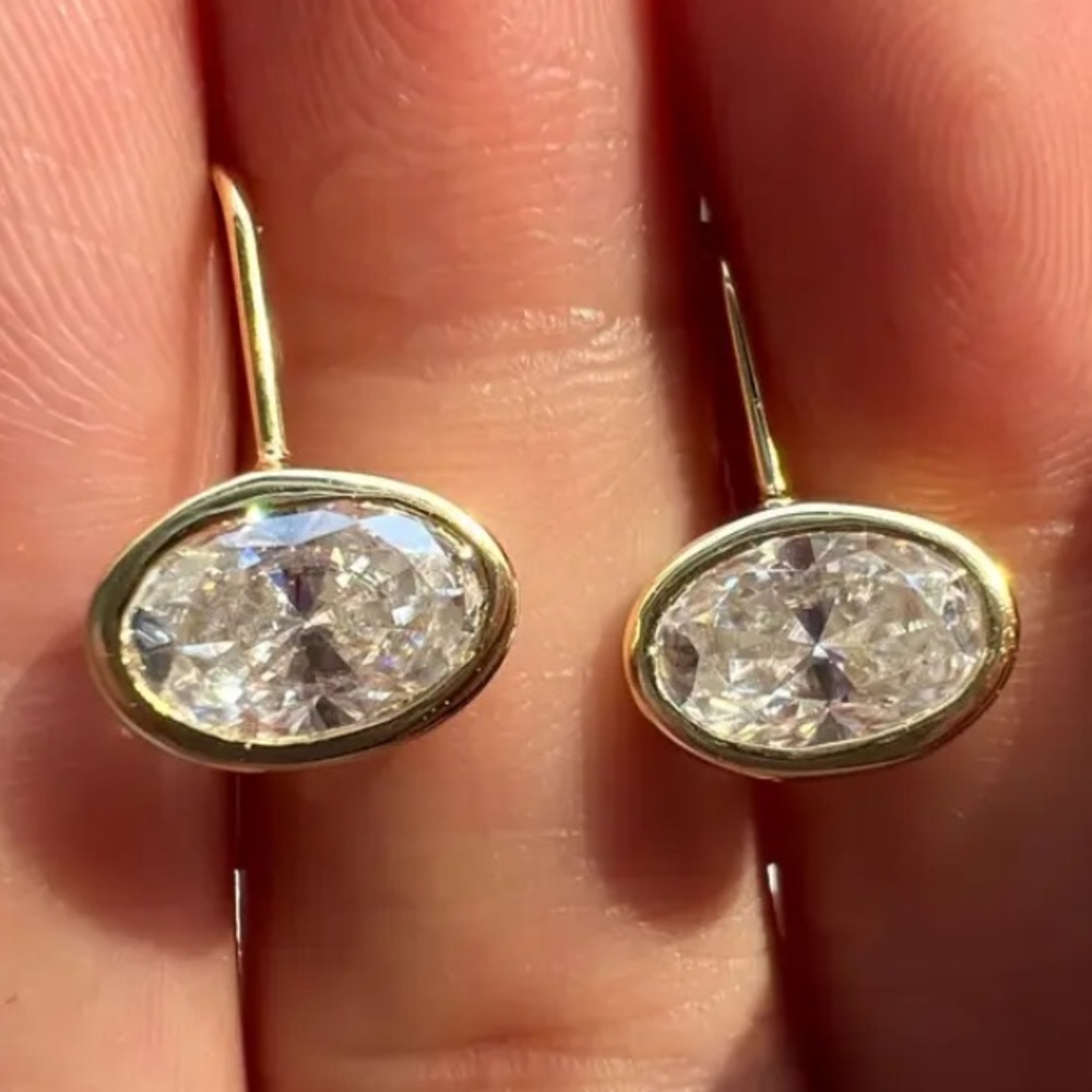 - - - Smokey Quartz & 18k Gold Plated Earring